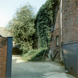 P10438